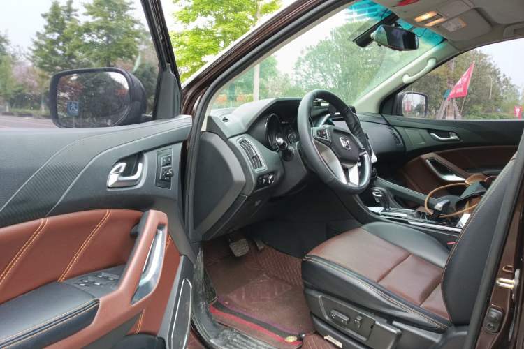 Used JMC Yusheng S350 2016 2.0T Automatic All-Wheel Drive Gasoline Luxury Version with Sunroof 5 Seats
