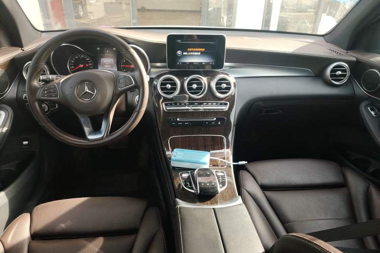 Used Mercedes-Benz GLC 2016 GLC 260 4MATIC Luxury Model