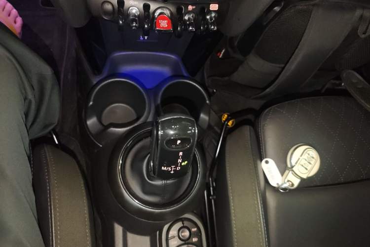 Used MINI MINI 2021 1.5T COOPER Artist Five-Door Edition