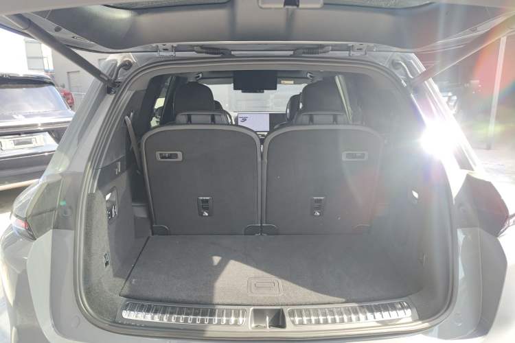 Used Li Auto L8 2025 Ultra Smart Refreshed Edition
