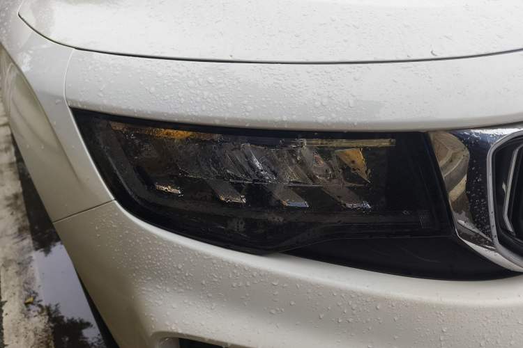 Used Geely Auto Haoyue 2022 1.8TD Automatic Prestige 7-Seater Right Front Headlight