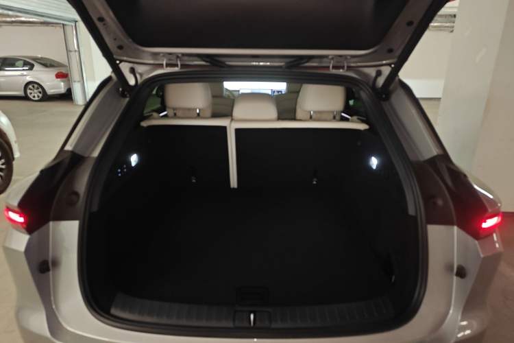 Used Li Auto i6 2025 Model Two-Wheel-Drive Standard Type Trunk