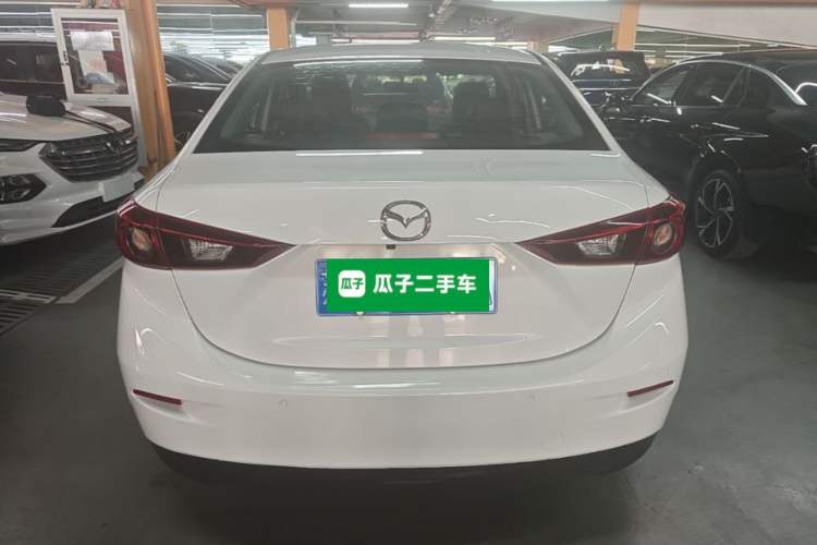 Used Mazda 3 Axela 2014 Sedan 1.5L Automatic Luxury Model
