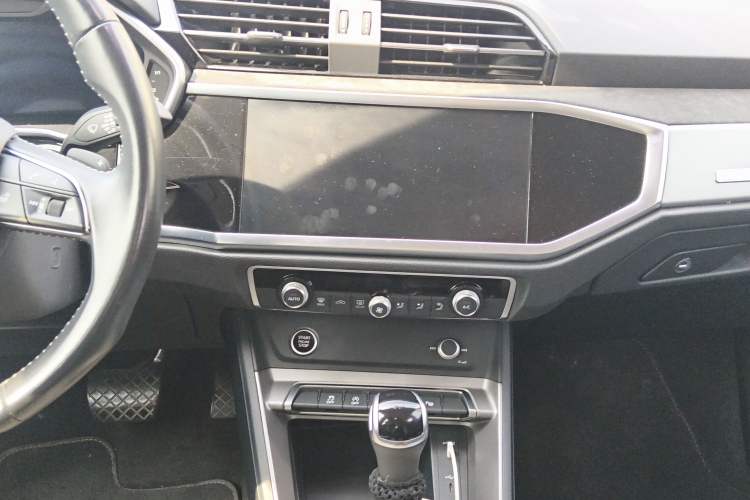 Used Audi Q3 2022 35 TFSI Fashion Dynamic Model
