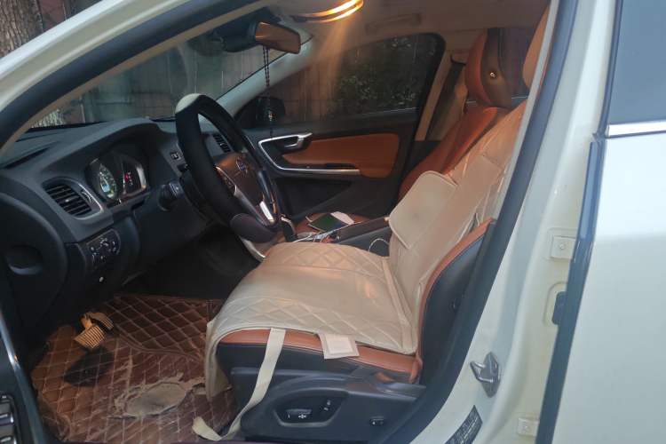 Used Volvo S60 2017 S60L T4 Smart Range Edition
