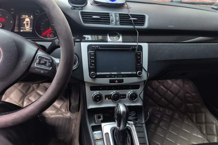 Used Volkswagen Magotan 2012 1.8TSI Luxury Model Audio And AC Panel