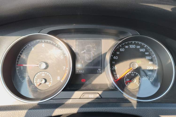 Used Volkswagen Golf 2017 1.6L Automatic Comfort Million-Vehicle Anniversary Edition