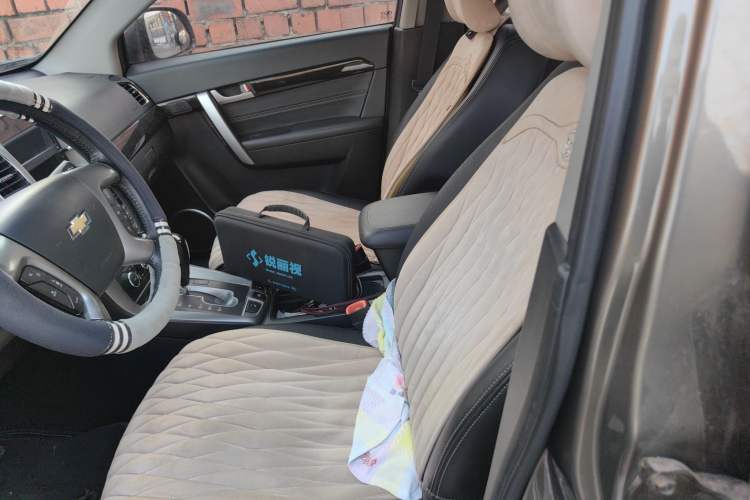 Used Chevrolet Captiva 2015 2.4L 4x4 Flagship Edition 7-Seater