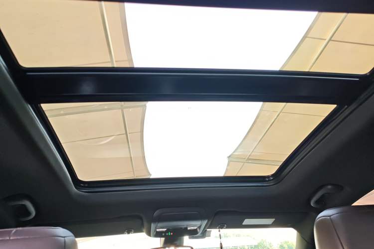 Used Cadillac XT6 2022 2.0T 7-Seater Two-Wheel Drive Luxury Version Headliner