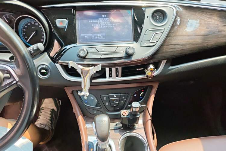 Used Buick Envision 2017 20T Two-Wheel Drive Luxury Model Audio And AC Panel