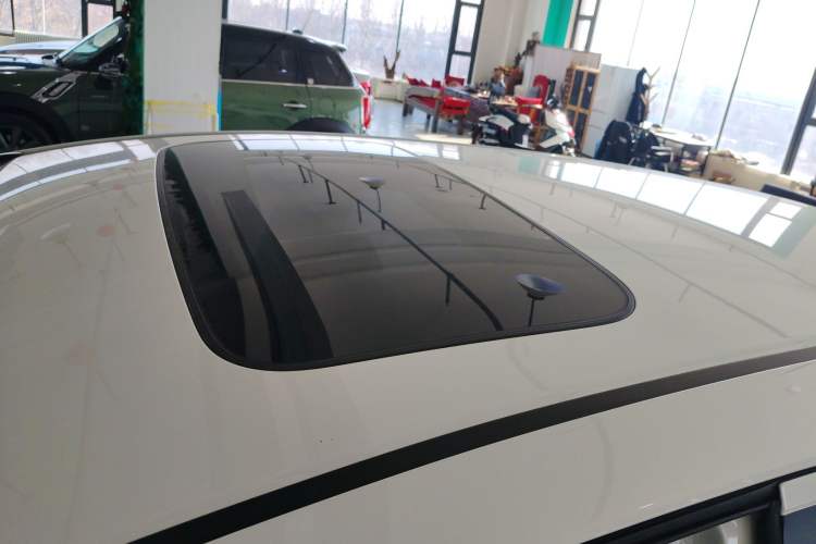 Used Honda Fit 2020 1.5L CVT Comfort Sunroof Version Roof