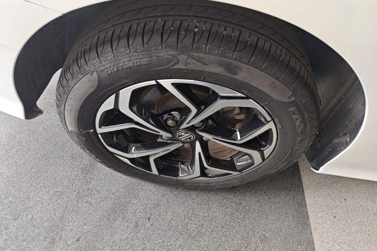 Used MG 5 2021 180 DVVT CVT Youth Luxury Edition
