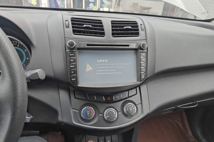 Used Land X5 2014 2.0T Automatic Enjoyment Version Audio And AC Panel