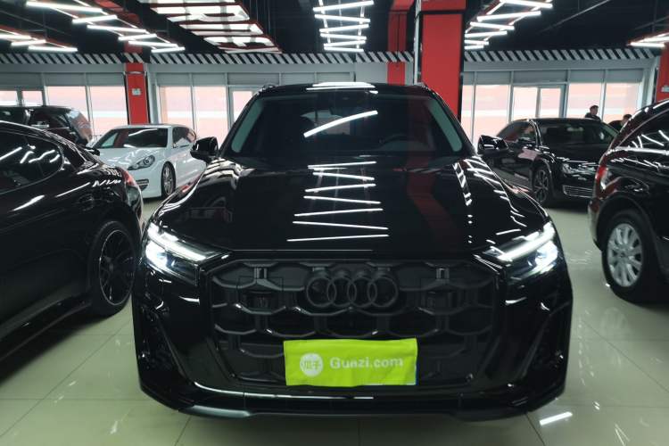 Used Audi Q7 2025 45 TFSI quattro S line Black Warrior Edition
