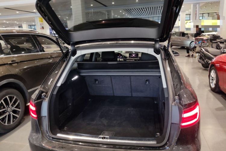 Used Audi A4 2020 Avant Avant-garde 40 TFSI Fashionable and Dynamic Model
