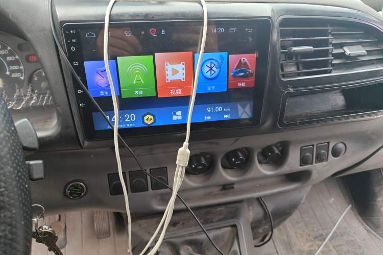 Used JMC Transit 2019 2.8T Commercial Version Long Wheelbase Mid-Roof 6-Seater Rear Single Tire China VI Emission Standard – JX493 Audio And AC Panel