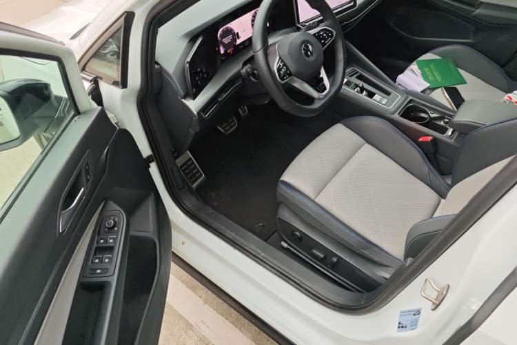 Used Volkswagen Golf 2025 300TSI R-Line