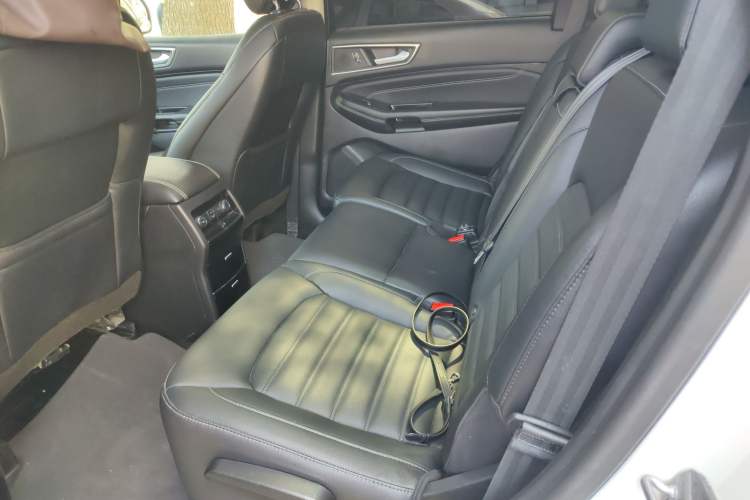 Used Ford Edge 2018 EcoBoost 245 Two-Wheel-Drive Titanium 7-Seater China VI Standard