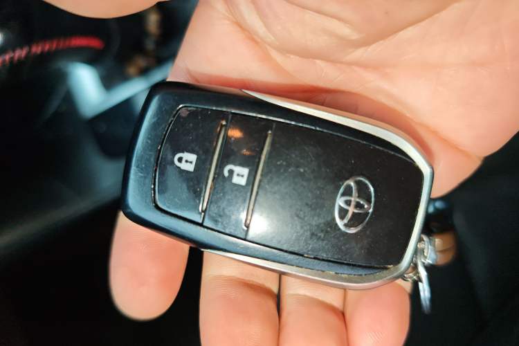 Used Toyota Highlander 2017 2.0T Four-Wheel Drive Luxury Edition 7 Seats Vehicle Key