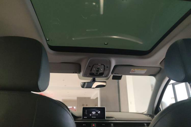 Used Audi A4L 2018 30th Anniversary Edition 40 TFSI Fashion Model Headliner