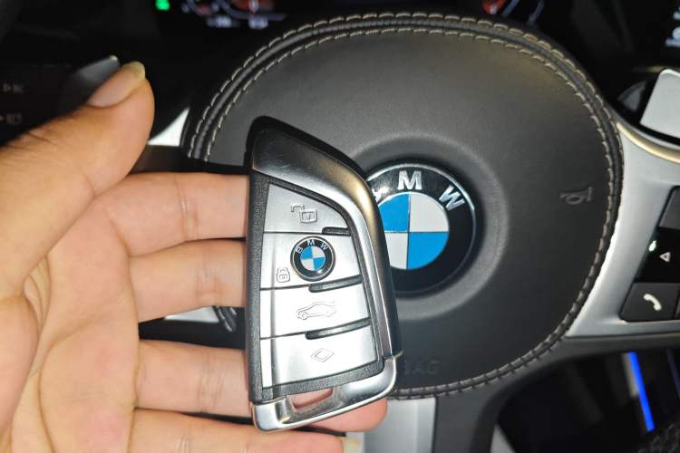 Used BMW X7 2021 xDrive40i Luxury M Sport Package
