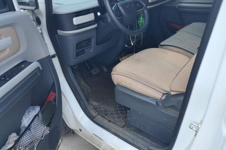 Used SAIC MAXUS Dana V1 2024 V1 Long Wheelbase High Roof (51 kWh)
