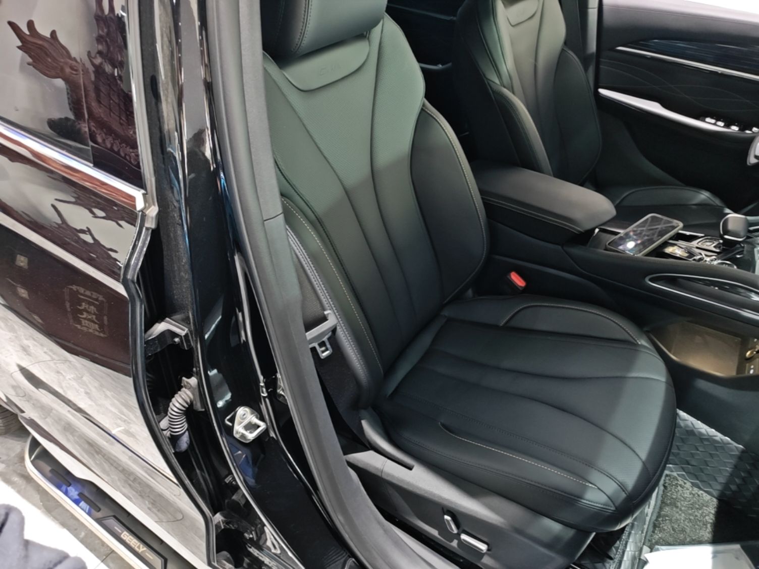 Geely Auto Monjaro L 2024 2.0TD DCT EVO Two-Wheel Drive Long-Range Version — снимка 19