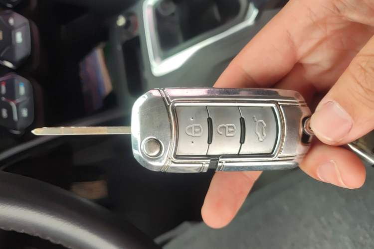 Used GAC Trumpchi GS4 2017 235T Manual Two-Wheel Drive Luxury Edition
