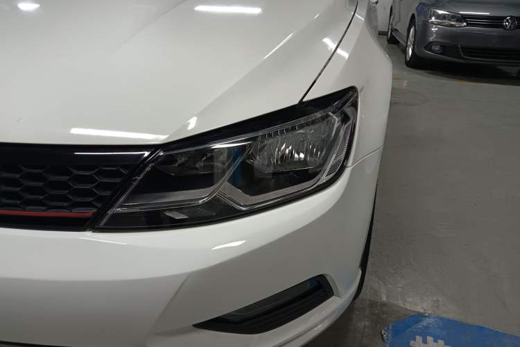 Used Volkswagen Lamando 2015 230TSI DSG Fashion Edition