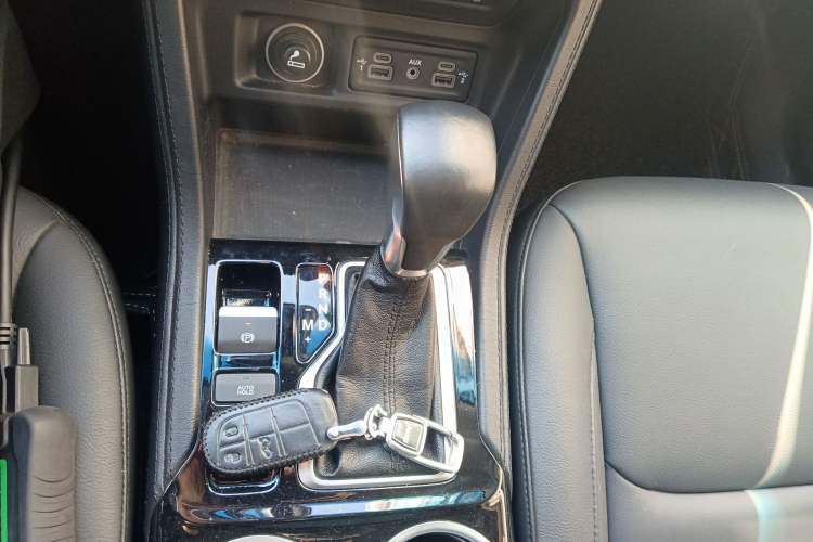 Used Jeep Commander 2018 2.0T Two-Wheel Drive Enjoy Edition China V