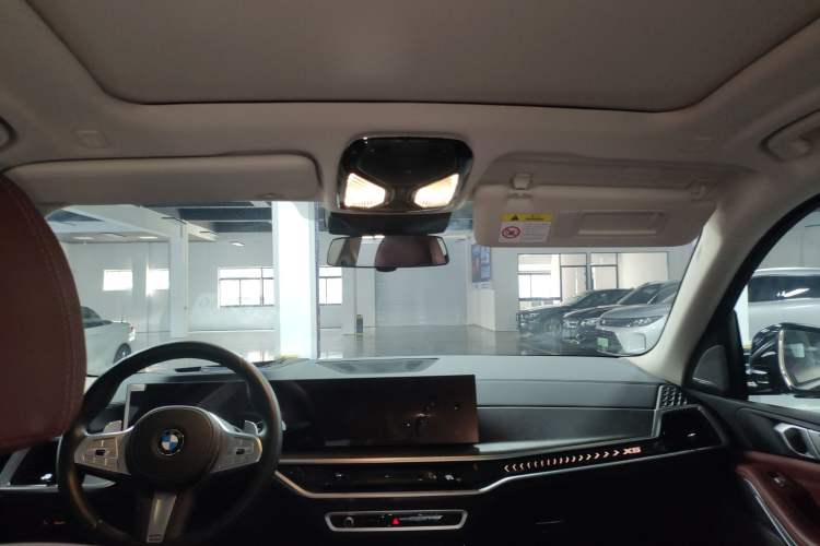 Used BMW X5 2023 xDrive 30Li Luxury M Sport Package
