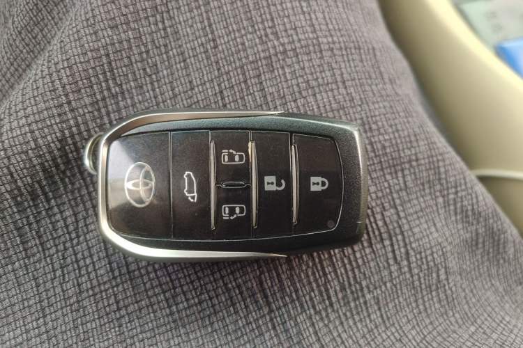 Used Toyota Alphard 2021 Dual-Motor 2.5L Premium Edition

