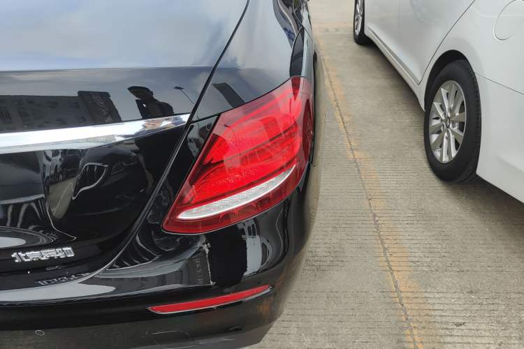 Used Mercedes-Benz E-Class 2020 E 300 L Sport Luxury Edition Right Rear Taillight