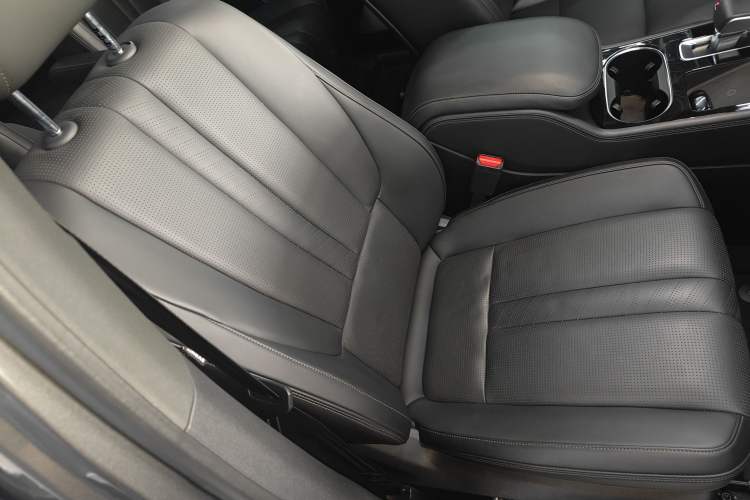 Used Li Auto ONE 2020 Extended-Range 6-Seater Version Right Front Seat