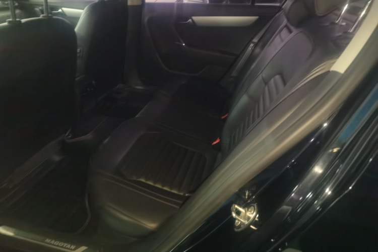 Used Volkswagen Magotan 2016 1.8TSI Smart Enjoyment Leading Model Left Rear Seat