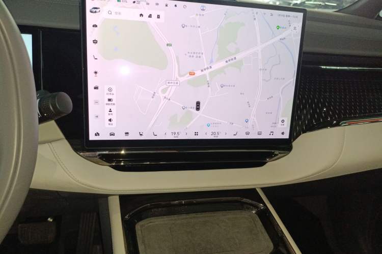 Used Zeekr 009 2024 Six-Seat Executive Version 4WD 108 kWh Audio And AC Panel