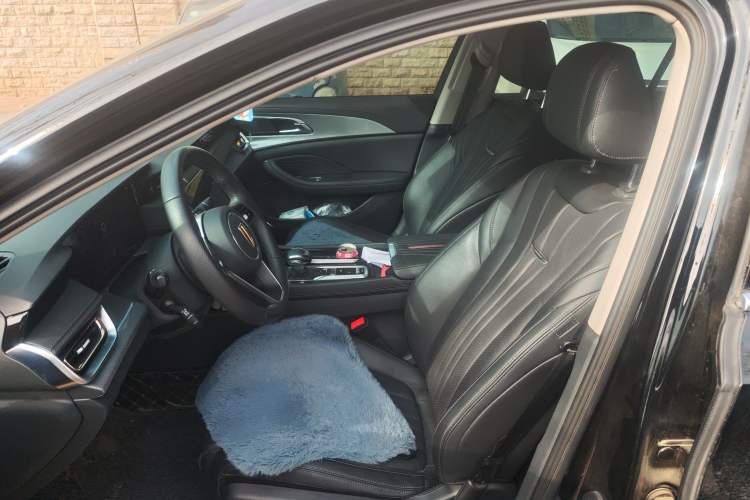 Used Hongqi H5 2023 2.0T Automatic Smart Connect Flagship Edition
