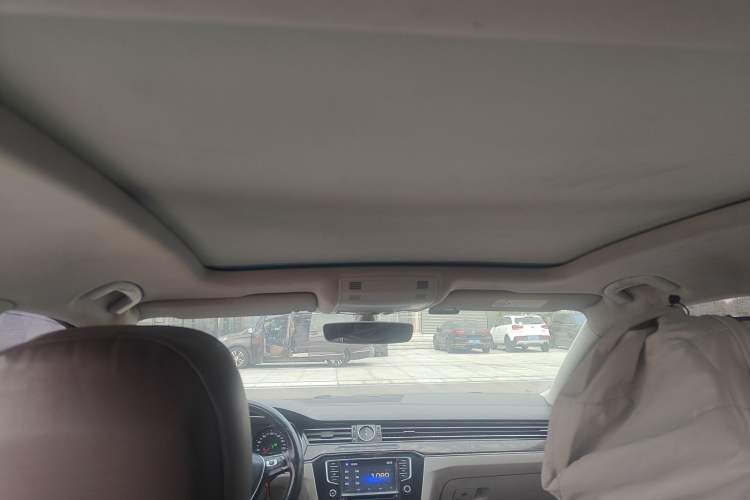 Used Volkswagen Magotan 2017 330TSI DSG Luxury Model Headliner