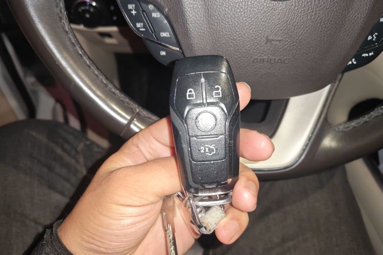 Used Lincoln MKC 2014 2.0T Four-Wheel Drive Luxury Edition Vehicle Key