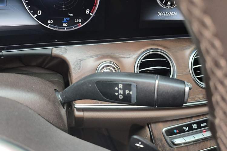 Used Mercedes-Benz E-Class 2019 Facelifted E 300 L Stylish Version Gear Lever