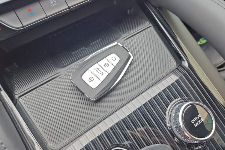 Used Geely Auto Monjaro L 2024 2.0TD High-Power Automatic Two-Wheel Drive Skyline Edition
