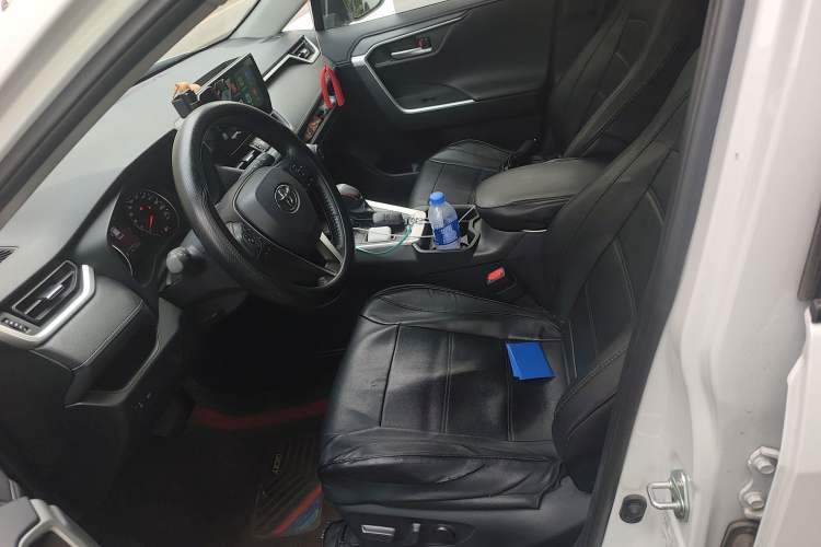 Used Toyota Wildlander 2023 2.0L CVT Two-Wheel Drive Urban Edition Left Front Seat