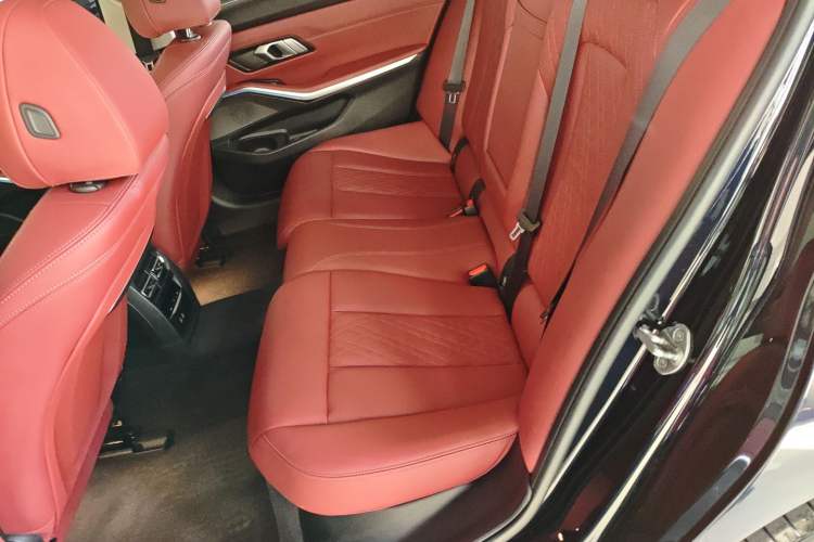 Used BMW i3 2024 eDrive 35 L
