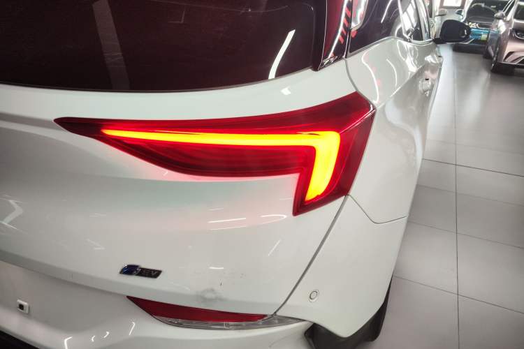 Used Buick Velite 6 2023 430km Range Commuter Version