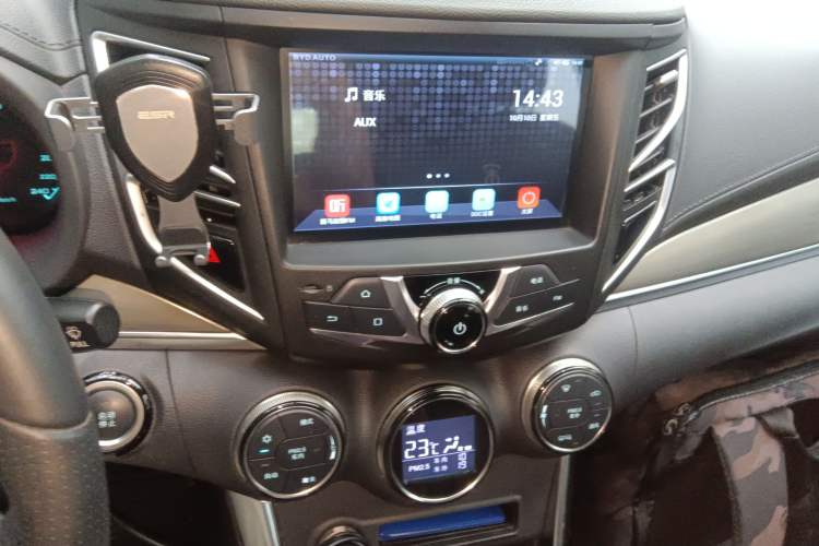 Used BYD Song New Energy 2017 Song DM 1.5TID All-Wheel Drive Luxury Model Audio And AC Panel