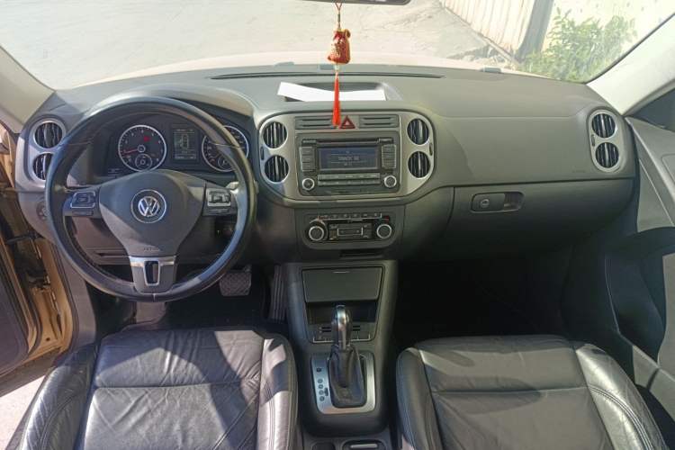 Used Volkswagen Tiguan 2012 1.8TSI Automatic Two-Wheel Drive Trend Edition Center Console