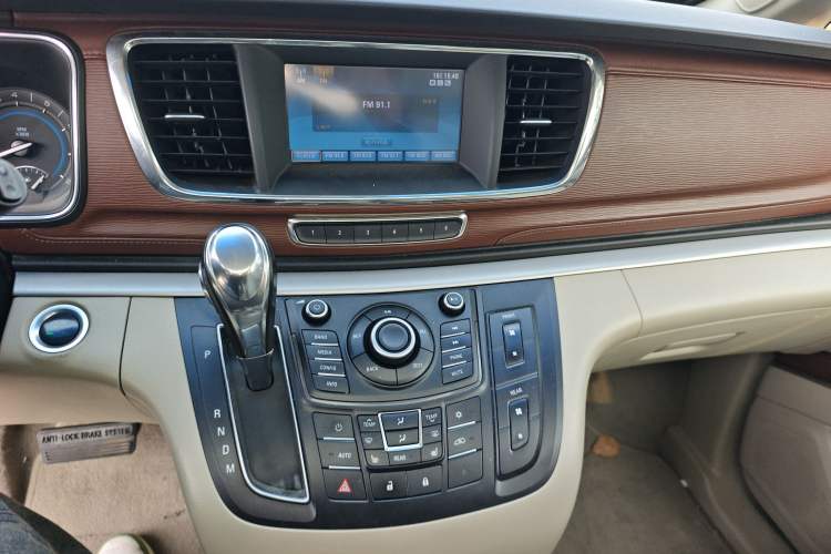 Used Buick GL8 2014 3.0L GT Luxury Business Haoya Edition