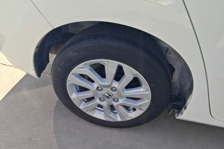 Used Honda Fit 2018 1.5L CVT Comfort Sunroof Version Exterior 5