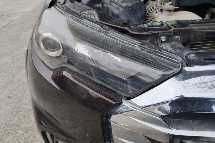 Used JMC Yuhu 7 2022 2.0T Manual Diesel 4x4 Comfort Version Standard Wheelbase Right Front Headlight