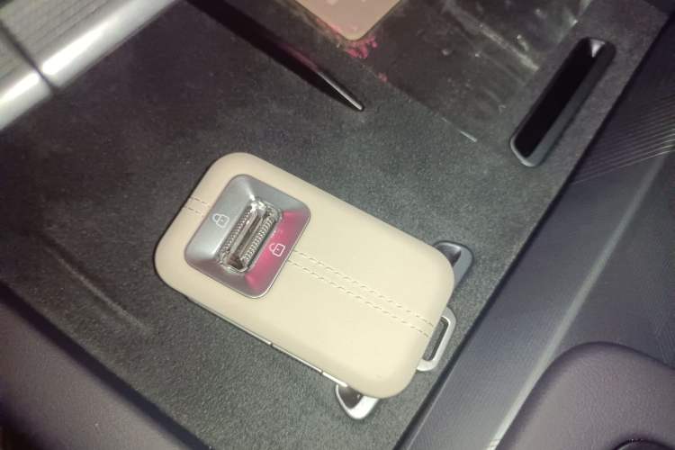 Used Zeekr 001 2026 Model 103° Rear-Drive Max Version Vehicle Key